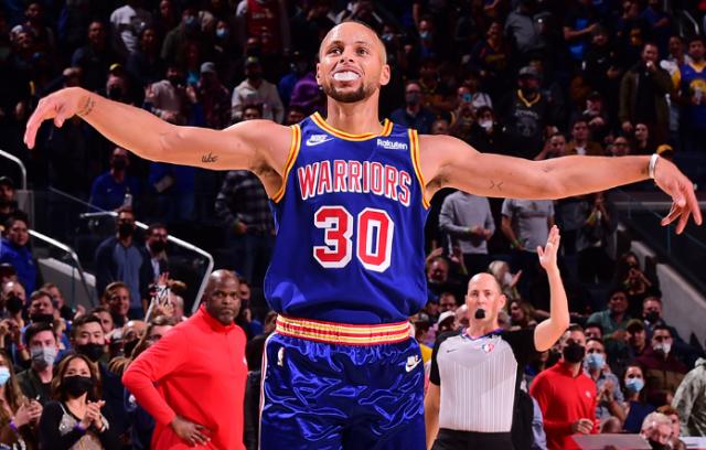 世界杯手机观看-第二节的虫第三节的龙 勇士两节反差为何这么大？