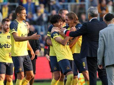 新球王来袭？日本24岁国脚比甲替补戴帽+带队逆转