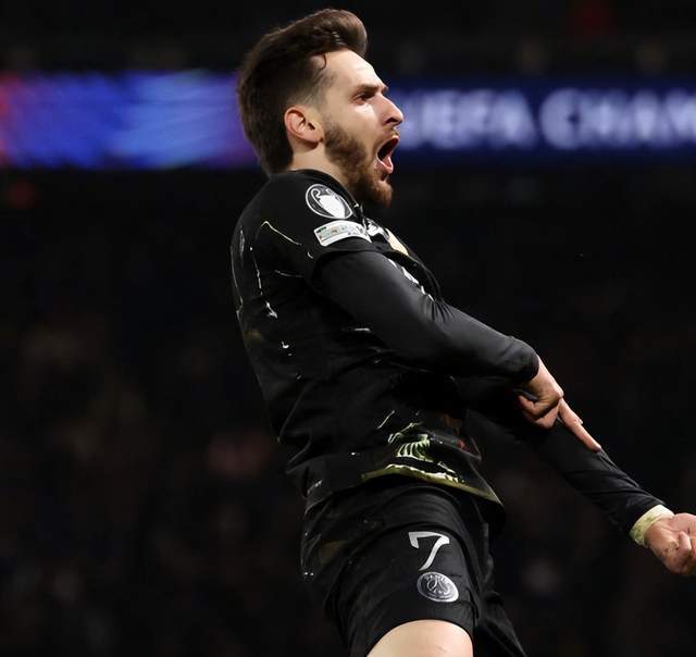 世界杯直播下载-5-2！欧冠5队晋级在望：巴黎+皇马大胜，黑马或携手4豪门进8强