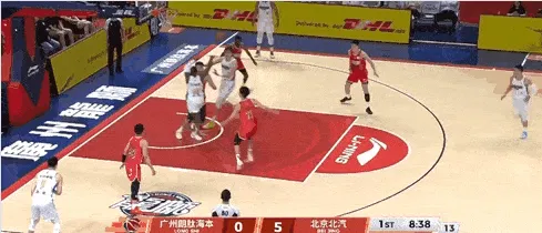 世界杯高清直播-斯佩尔曼三分坚决出手再中，北京开局打出8-0领先广州